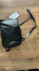 Hotiç Askılı Taşıma Çantası Siyah